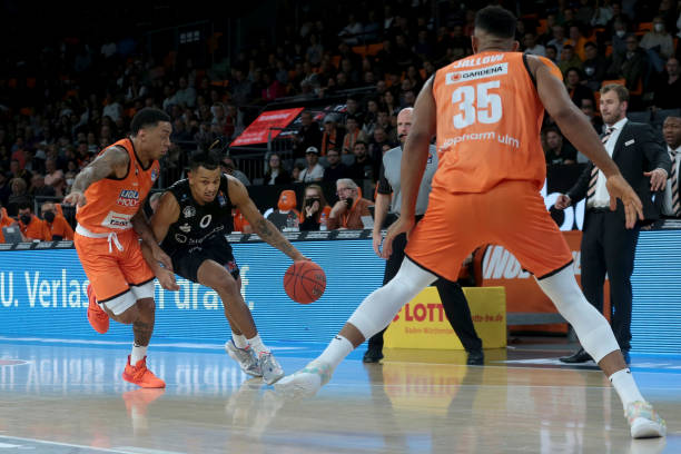 伯恩茅斯的 伯恩茅斯的