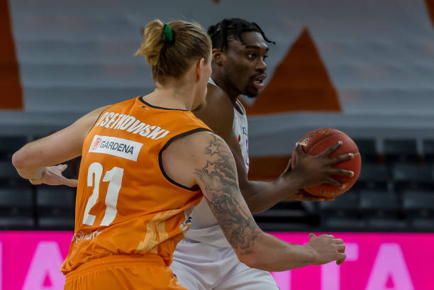 他不仅在拦 他不仅在拦